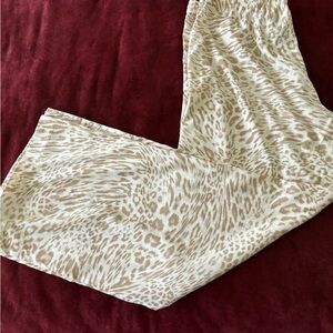 palazzo pants - classy look paired with tank top or blouse